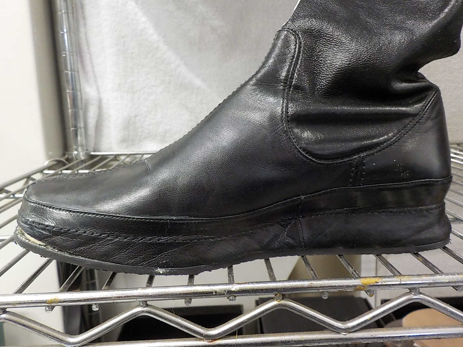靴内部のウレタンが経年劣化でポロポロ お気に入りの靴をオールソール修理で復活 Bluebronze ブルーブロンズ 靴修理 靴 クリーニング オーダーメイドシューズ等取り扱っています